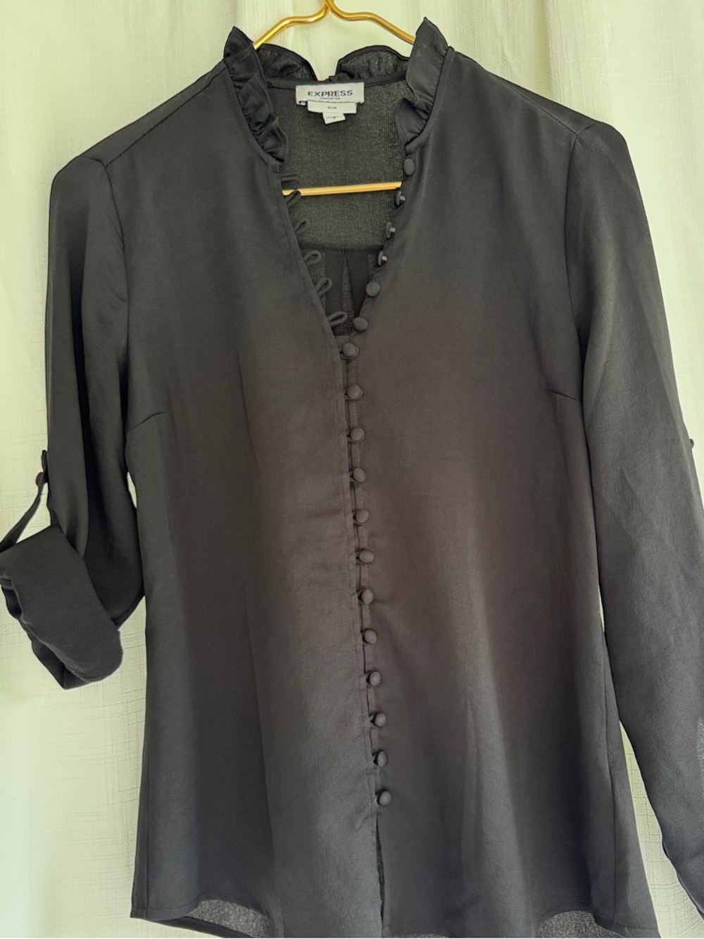 Express Jet Black Button-Front Ruffle Neck Blouse Size S/P Slim 💯 polyester